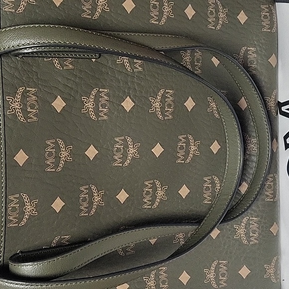 MCM  SEA TURTLE GREEN VISETOS CLASSIC TOTE BAG - Picture 13 of 16